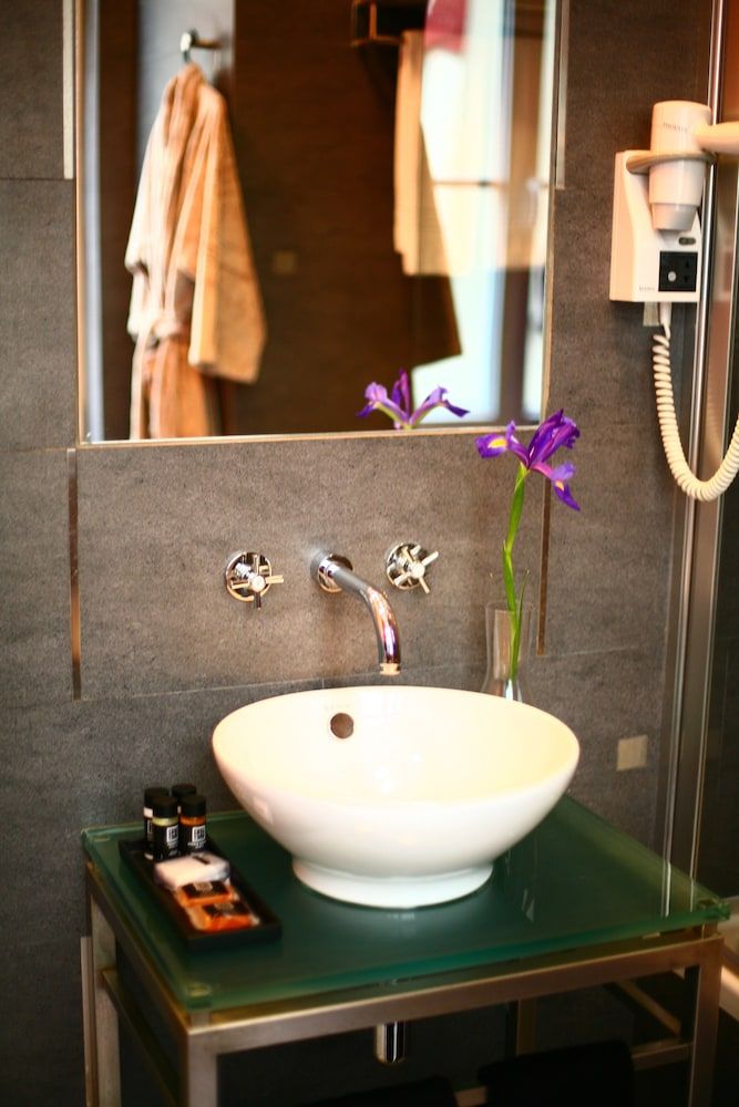 Internacional Design Hotel Standard Double or Twin Room (Street View) 8