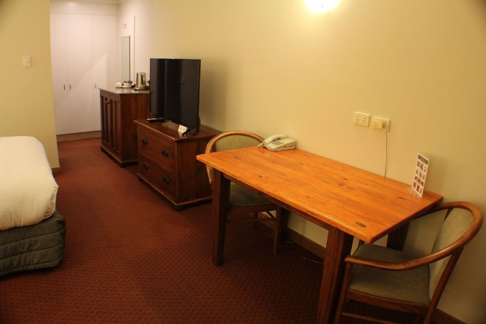 Gateway on Monash Boutique Hotel Standard Room 10