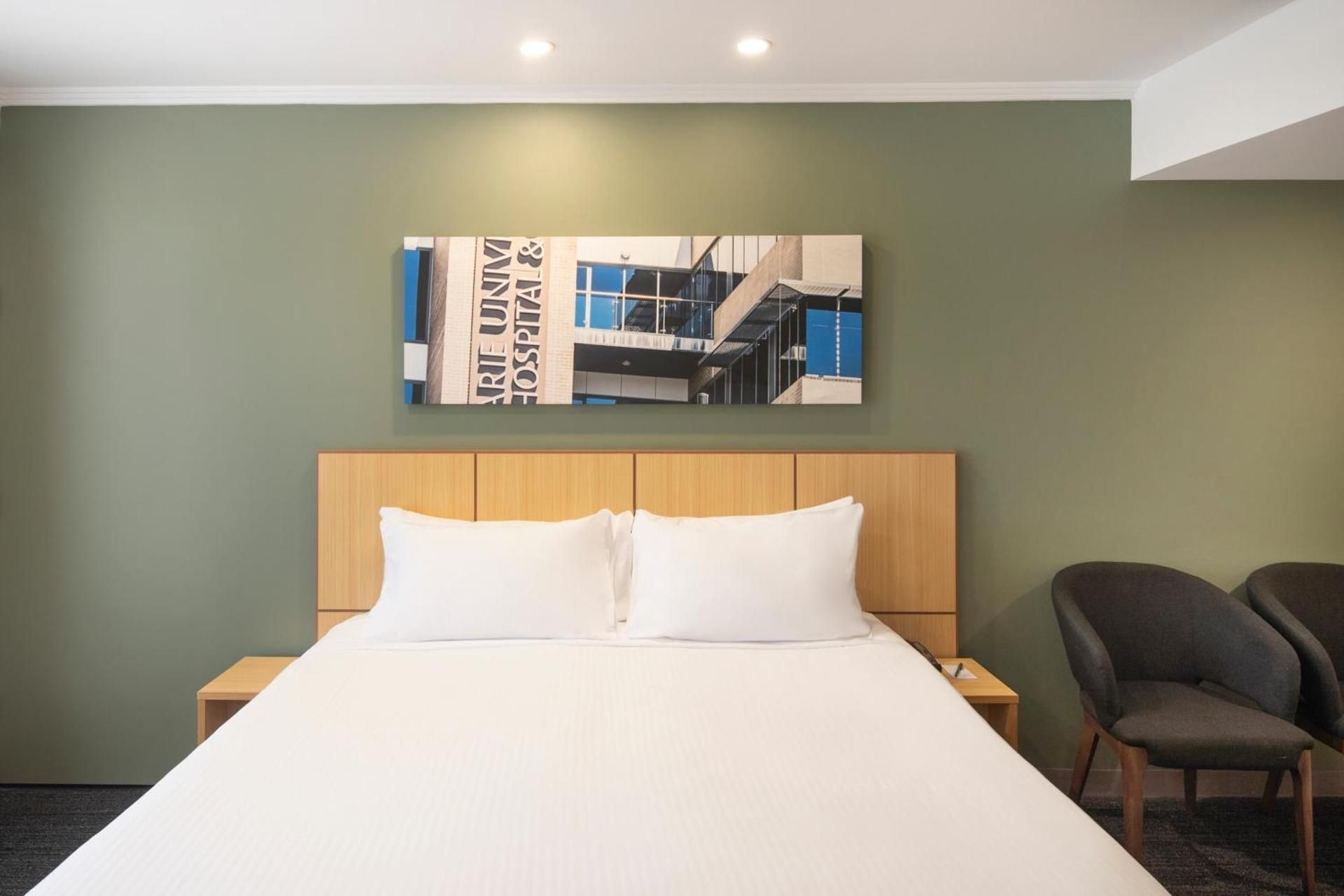 Standard Queen Room