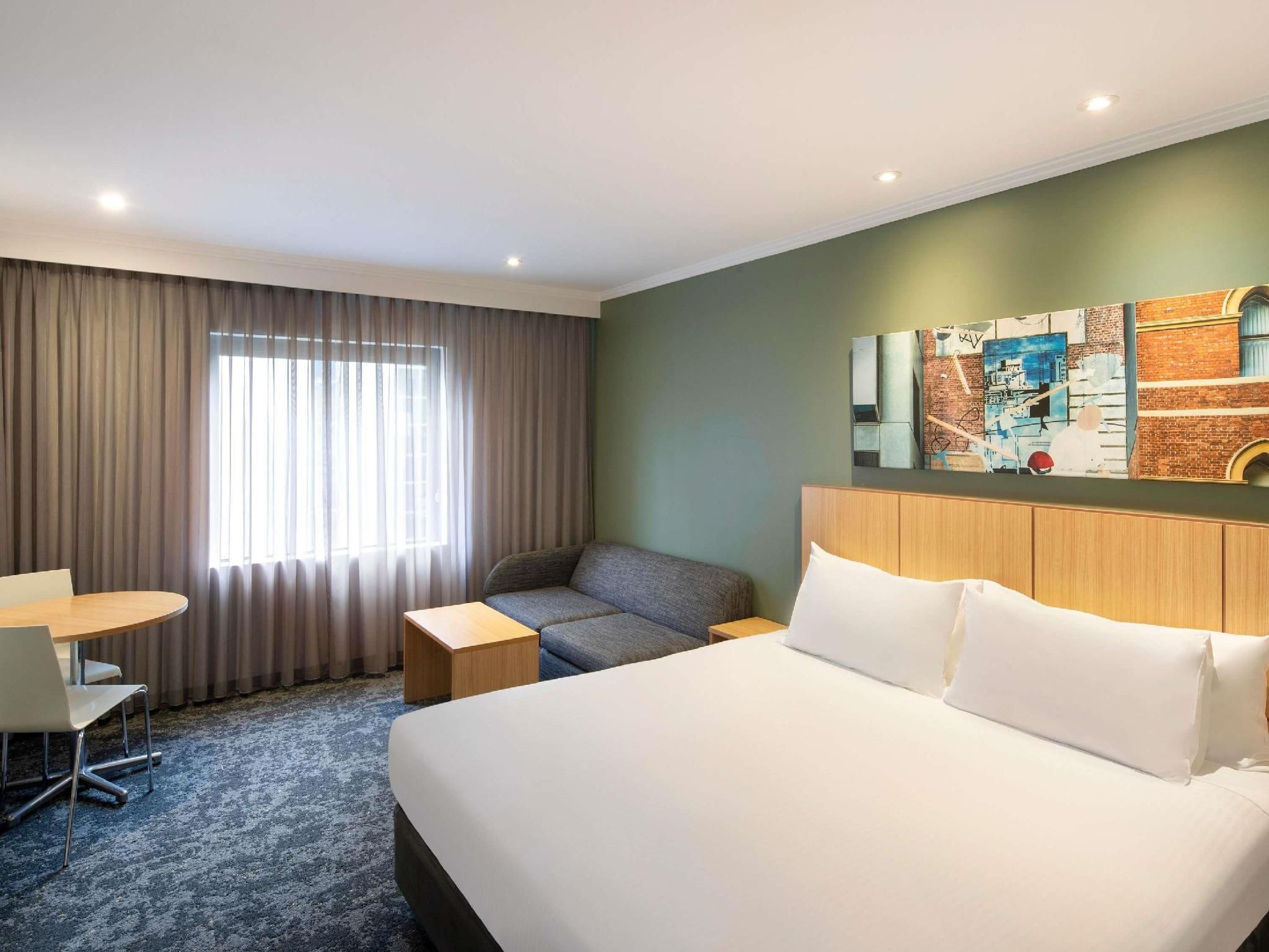 Deluxe King River View Room