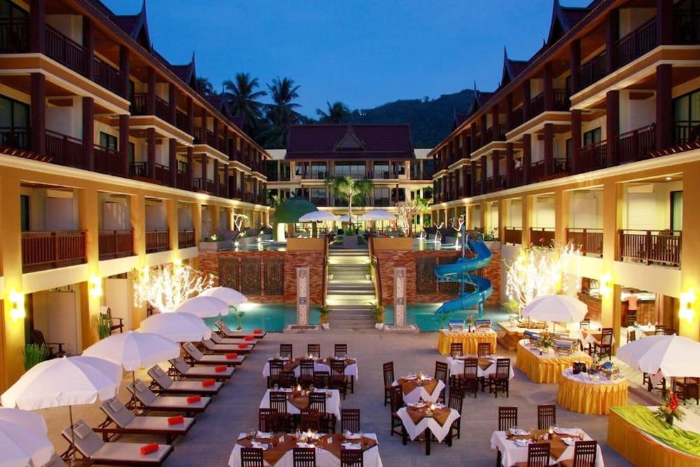 Ropes course (team building)