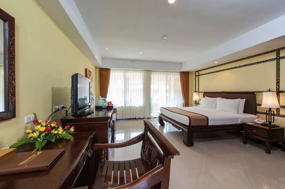 Diamond Cottage Resort & Spa Deluxe Room, Pool View