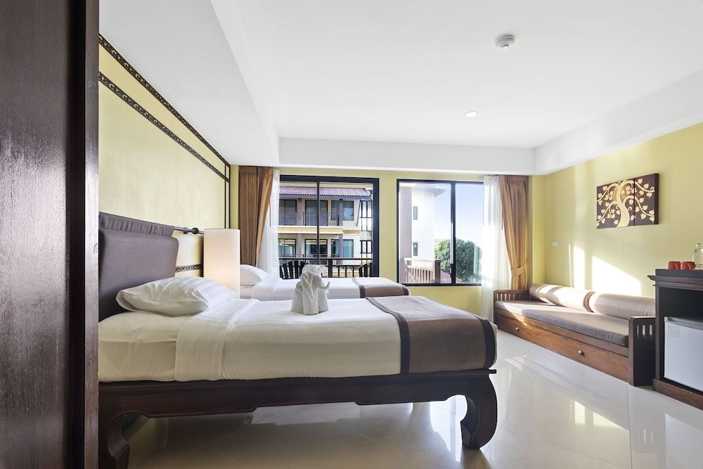 Diamond Cottage Resort & Spa Deluxe Room, Pool View 4