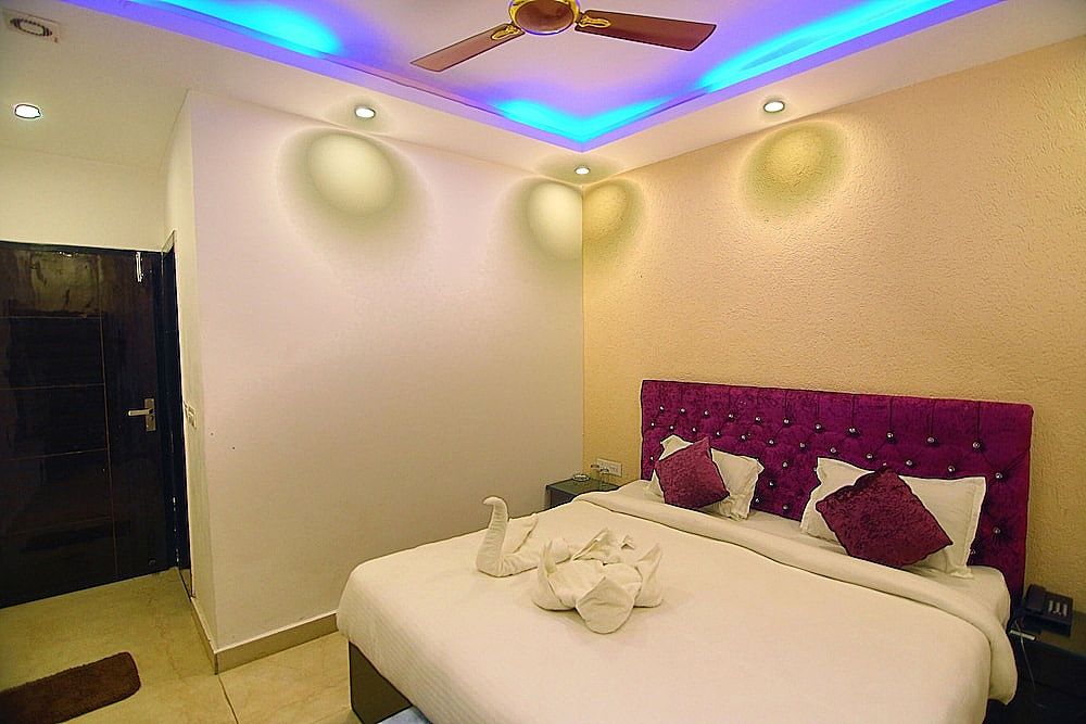 Hotel Gharonda Deluxe Room 6