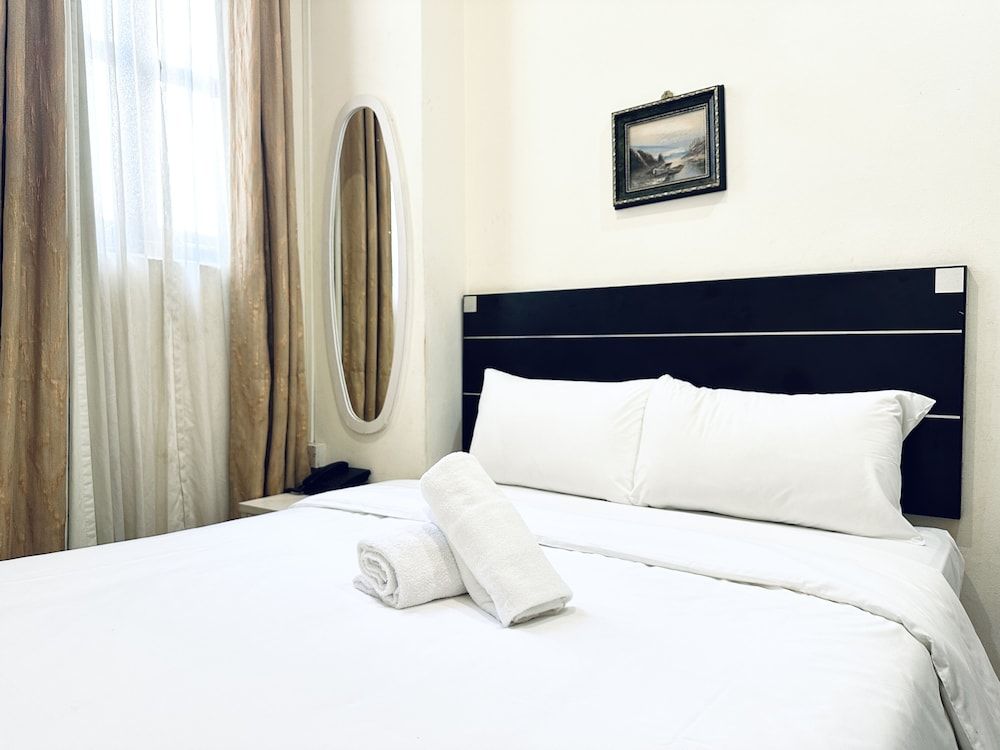 Standard Room, 1 Queen Bed