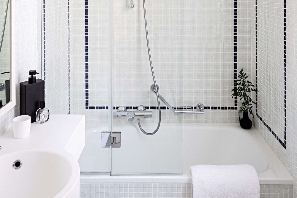 Le Riviera Collection, BW Signature Collection Superior Room, 1 Queen Bed, Non Smoking 6