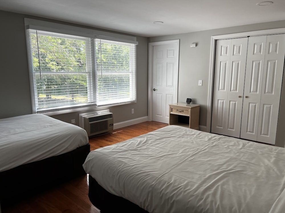 Captains Quarters Motel & Conference Center Deluxe Apartment, 2 Bedrooms 3