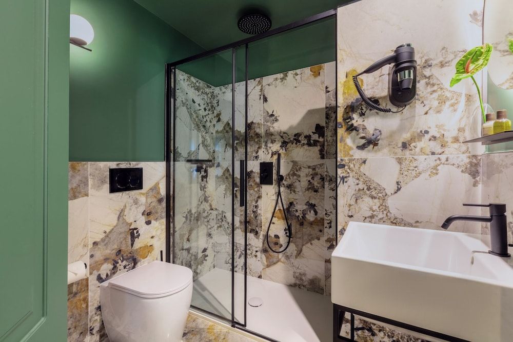 Hotel Concordia Deluxe Double Room with a French Bed in an Annex Building 3