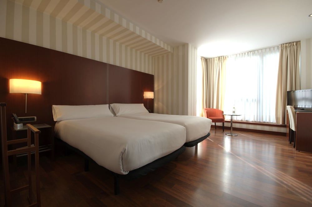 Hotel Zenit Conde De Borrell Standard Double or Twin Room 2