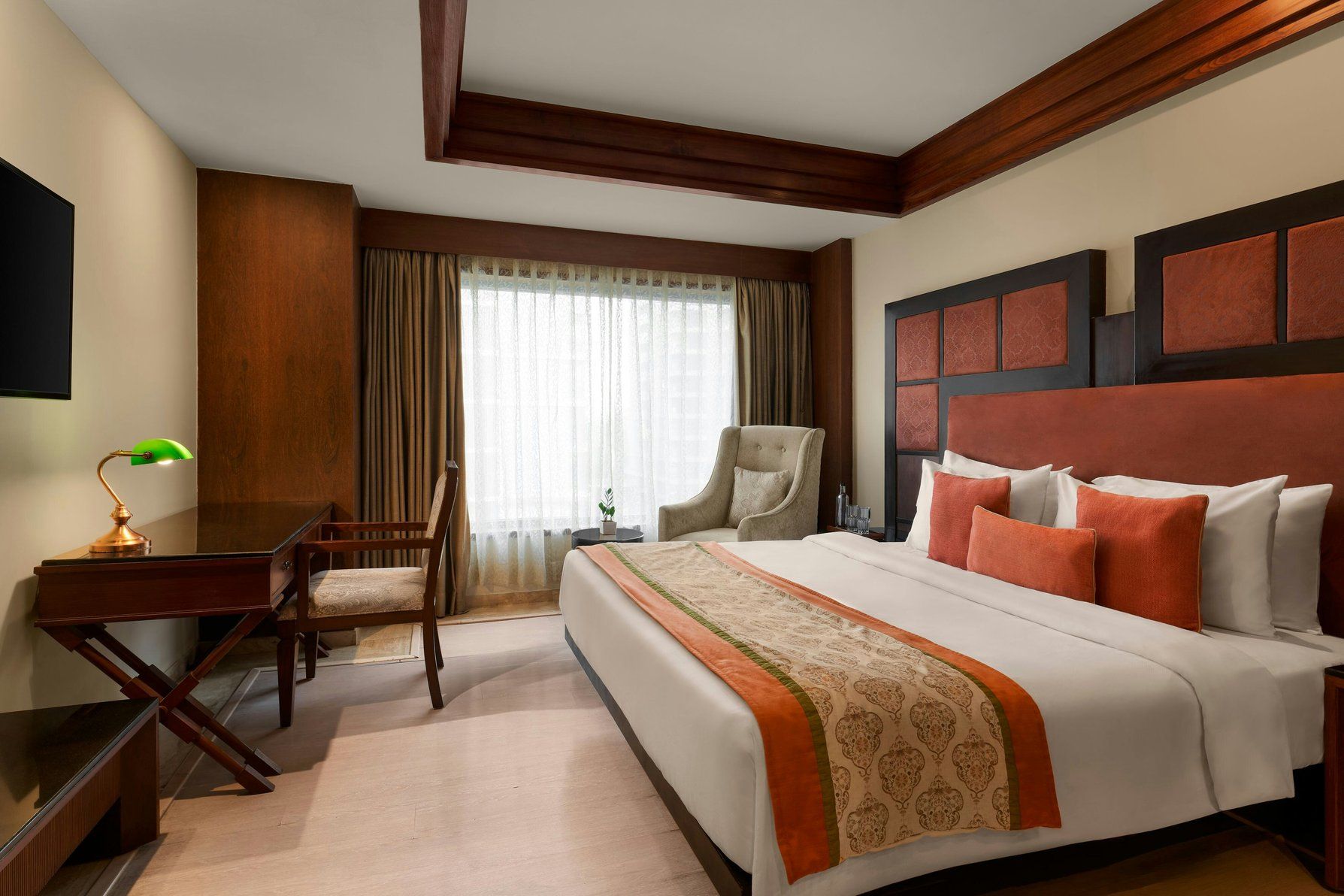 Hazel Suite Bedroom - Work Desk