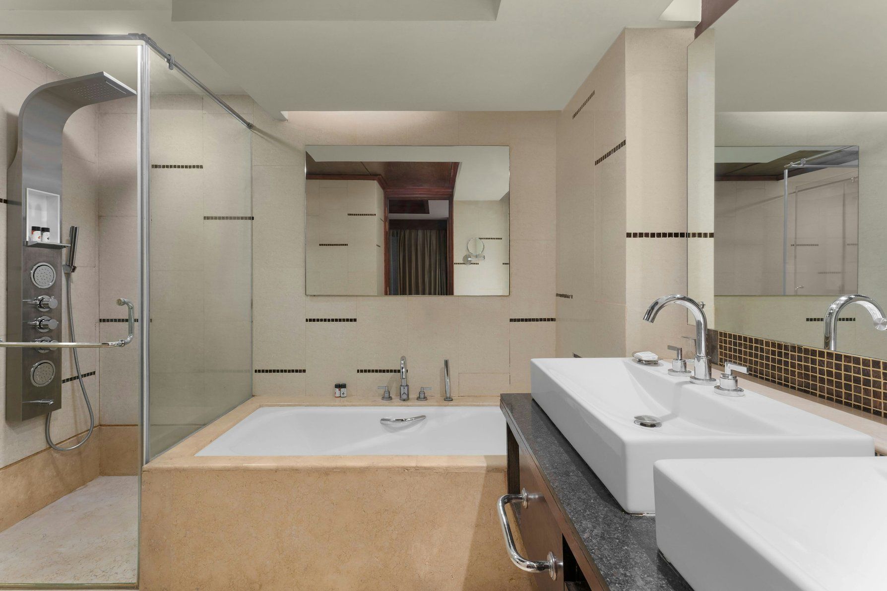 Suite Bathroom - Bathtub - Shower