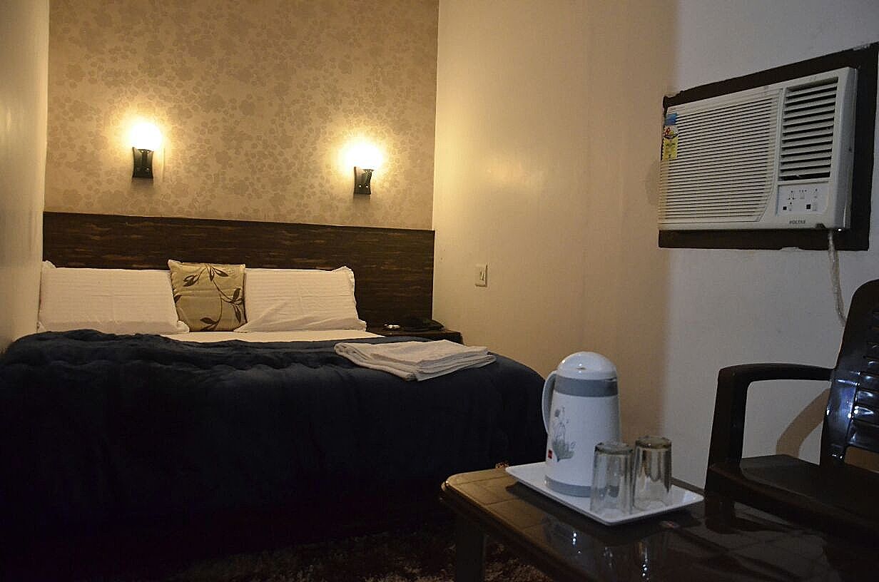Hotel Kanha Inn Deluxe AC Room