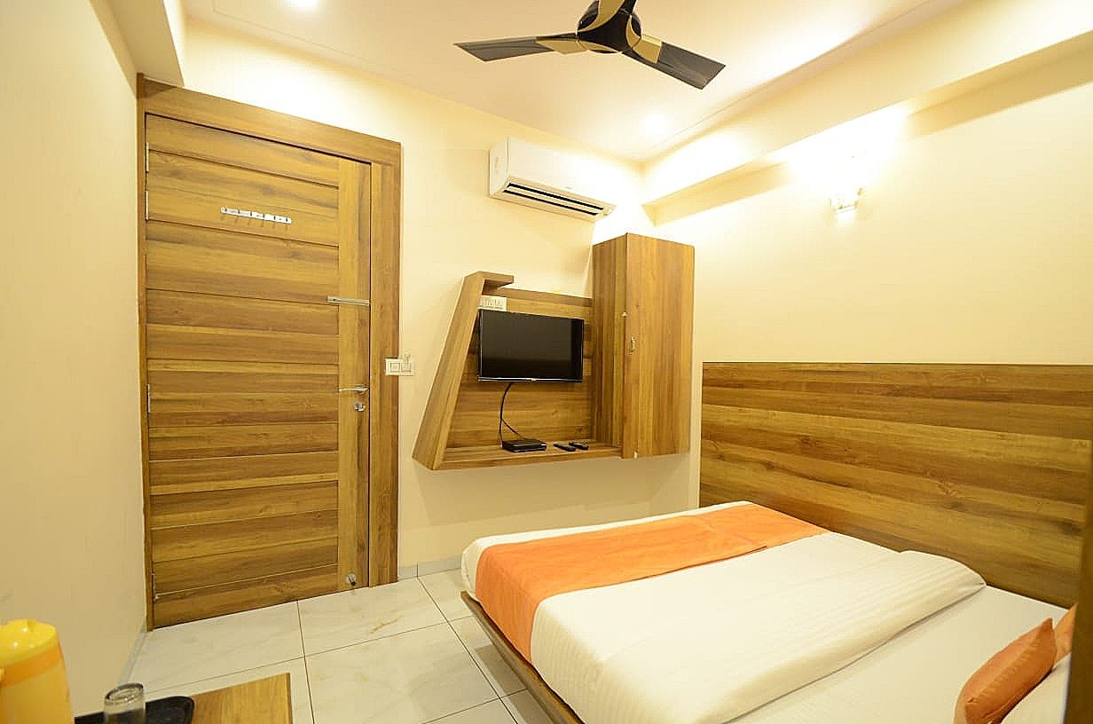 Deluxe Ac Room