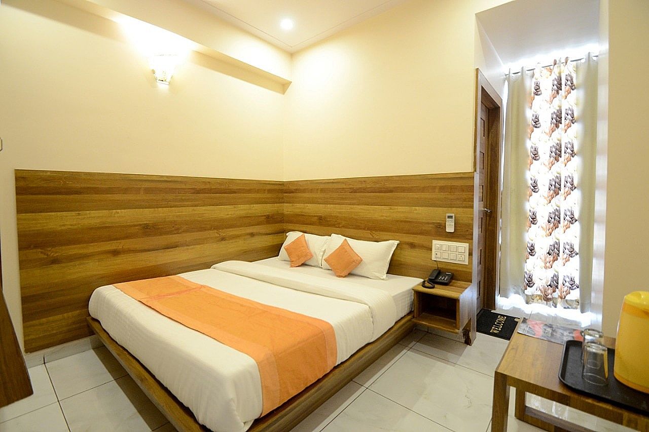 Hotel Metro Inn Deluxe Ac Room 5