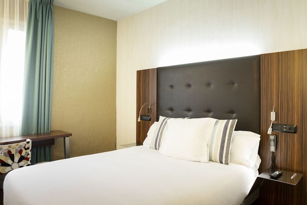 Petit Palace Tamarises Basic Double Room Single Use, Courtyard View