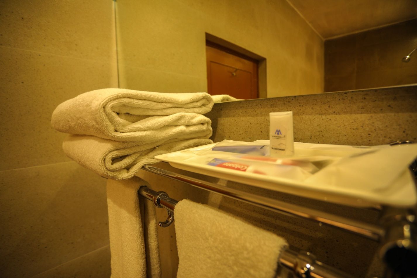 LA MONTANA BY TGI Executive Cottage (Non AC) 2