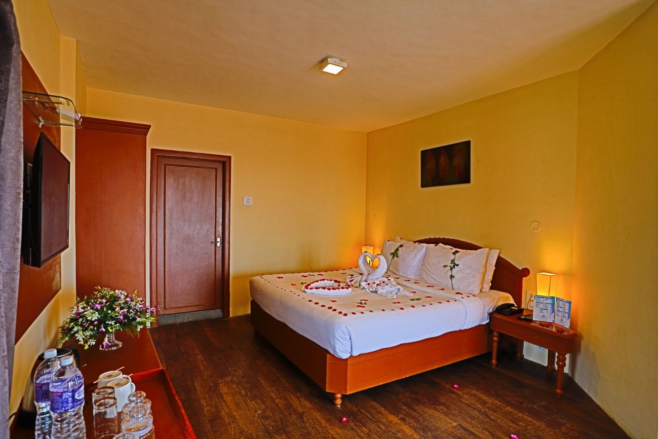 LA MONTANA BY TGI Executive Cottage (Non AC) 24