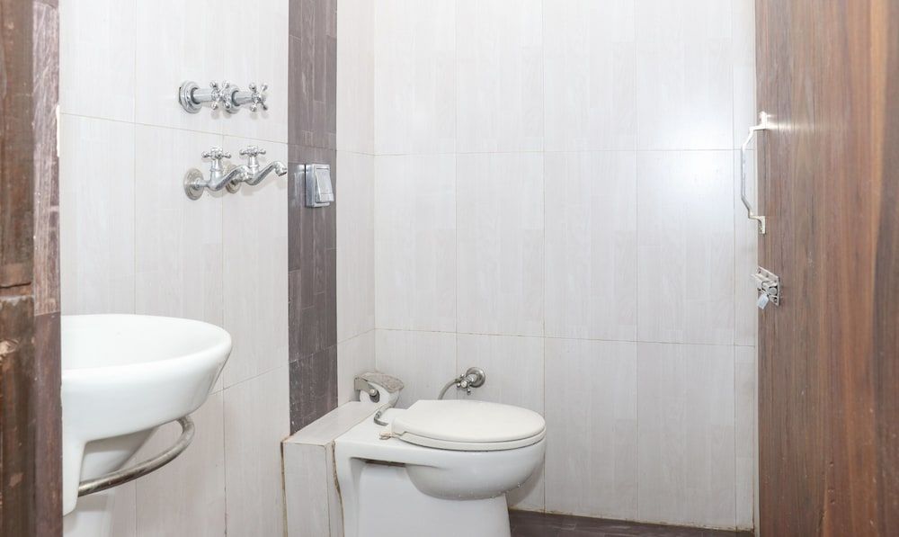 Treebo JD Residency Mohali Basic Room - For Indian National Only 7