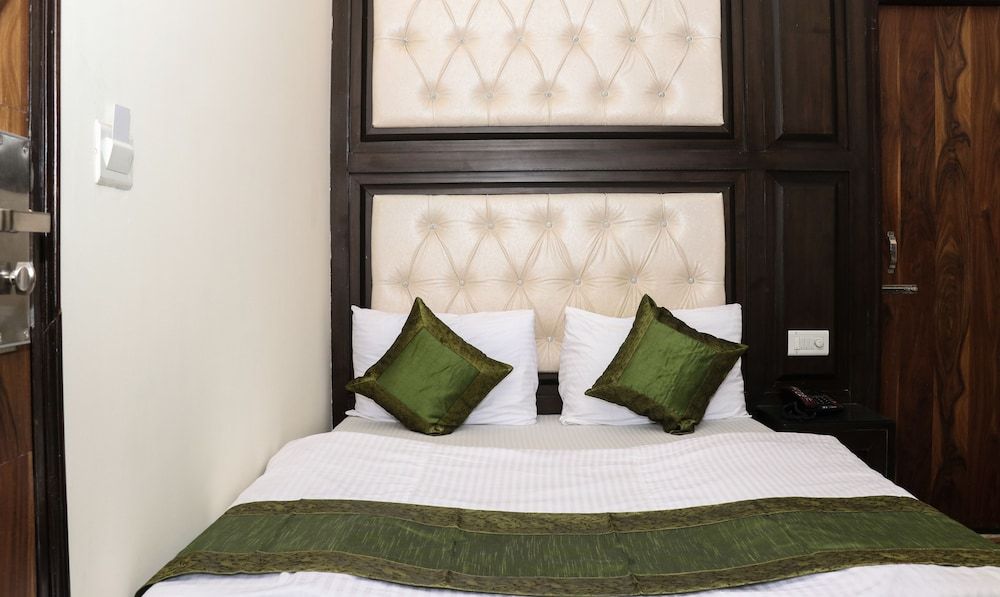 Treebo JD Residency Mohali Basic Room - For Indian National Only 2