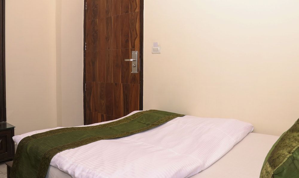 Treebo JD Residency Mohali Basic Room - For Indian National Only 3