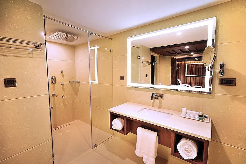 Coral Isle Deluxe Room 7