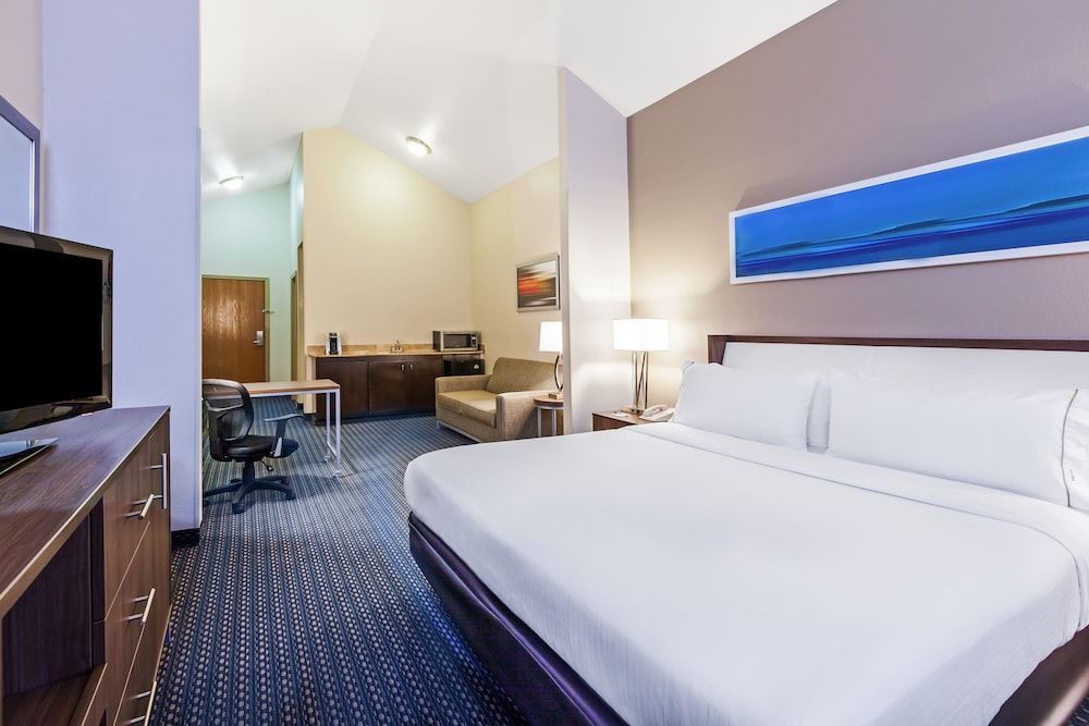 Suite, 1 King Bed (Living Area)