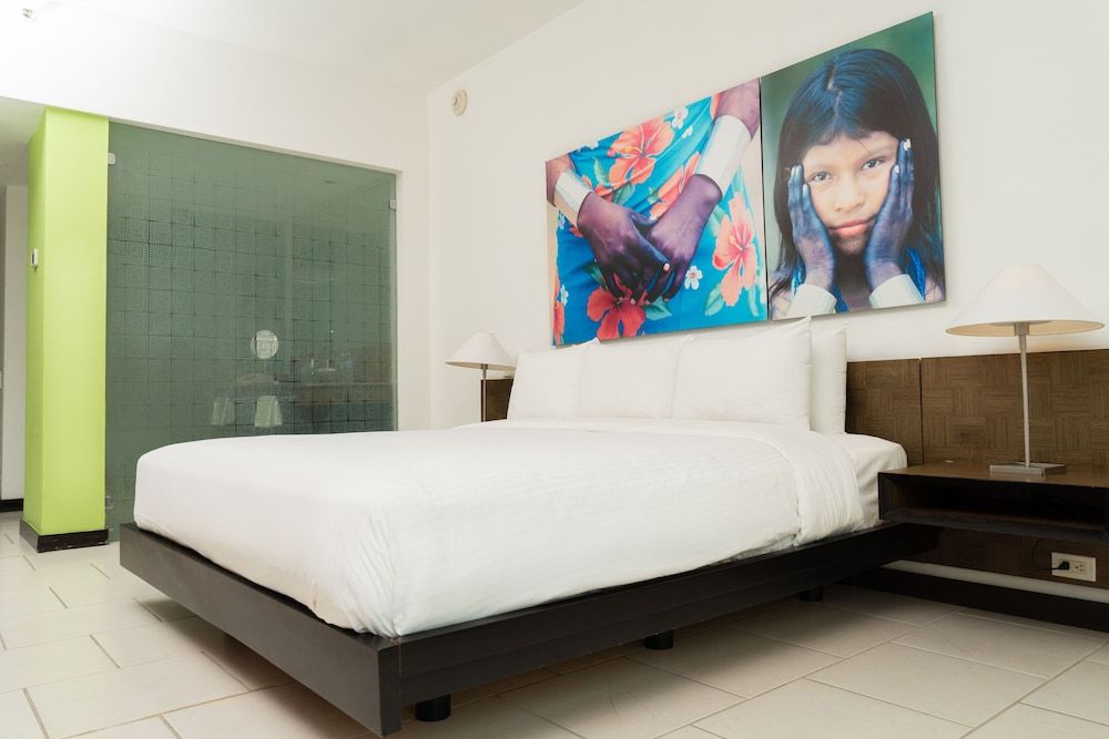 Decapolis Hotel Panama City Deluxe Room, 1 King Bed 3