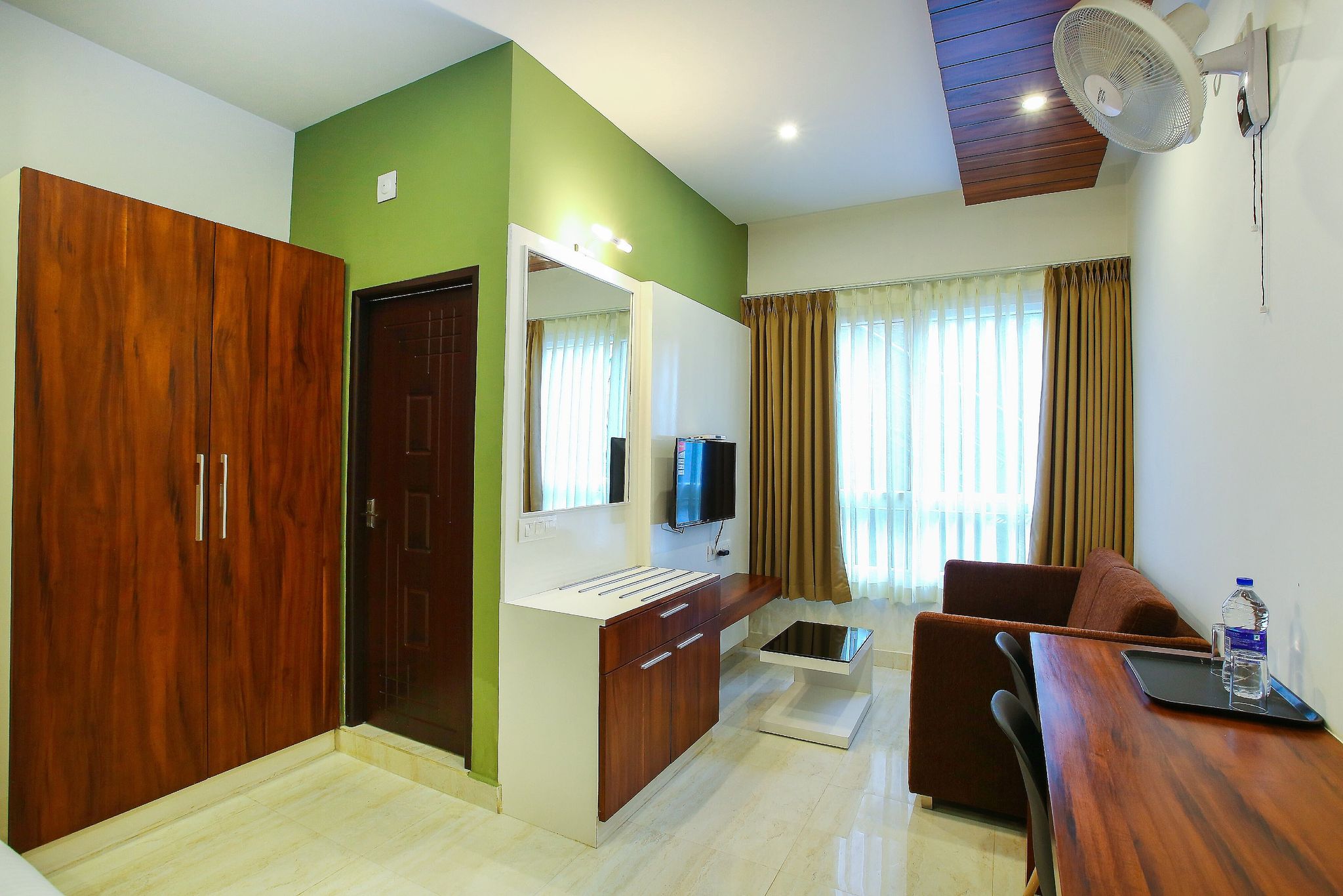 MAZUS INN Deluxe Non AC 6