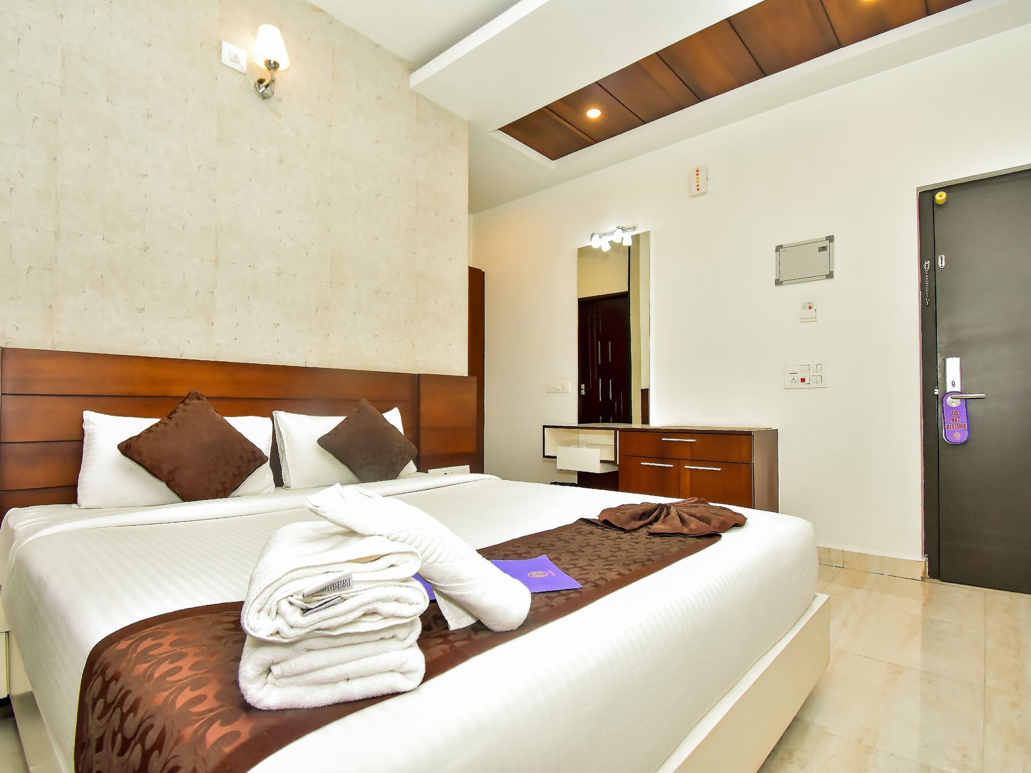 MAZUS INN Deluxe Non AC 13