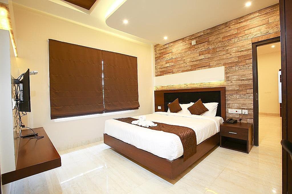 MAZUS INN Deluxe Non AC 17