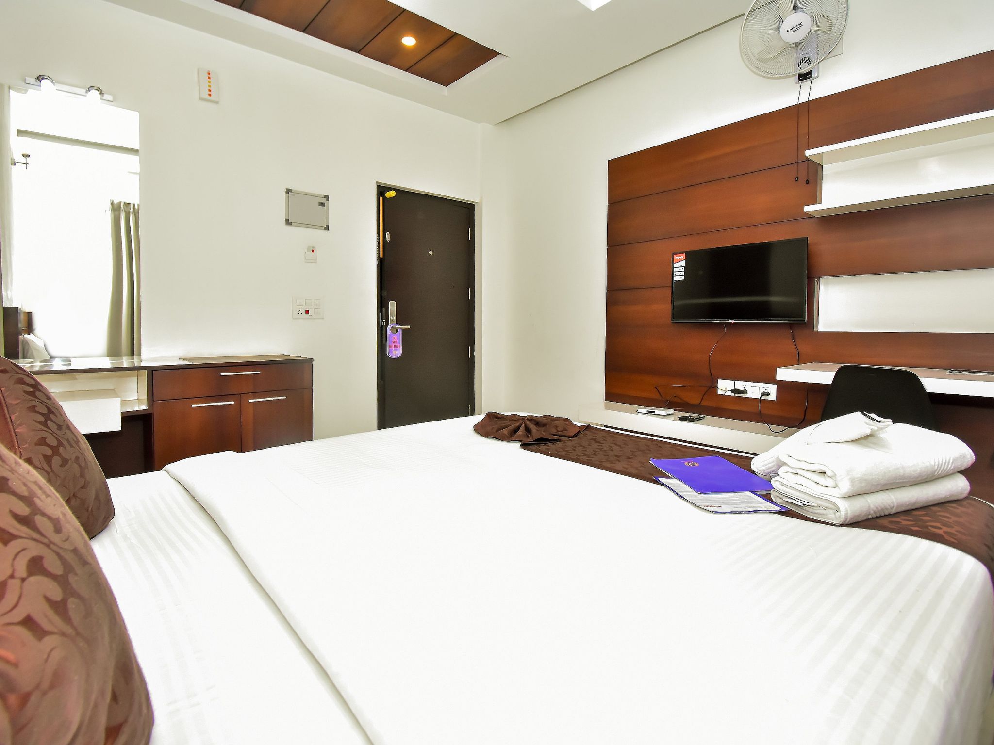 MAZUS INN Deluxe Non AC 11