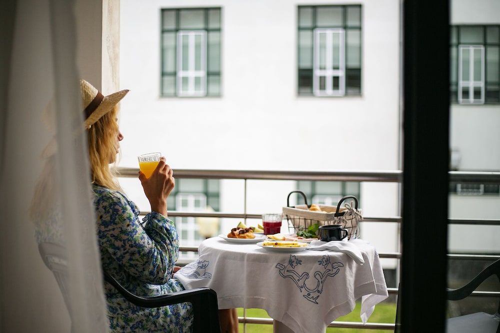 Hotel do Mar Twin Room, Partial Ocean View 4