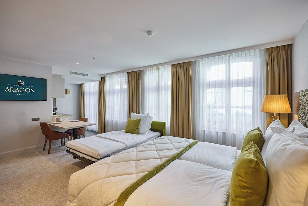 undefined Hotel Aragon 8