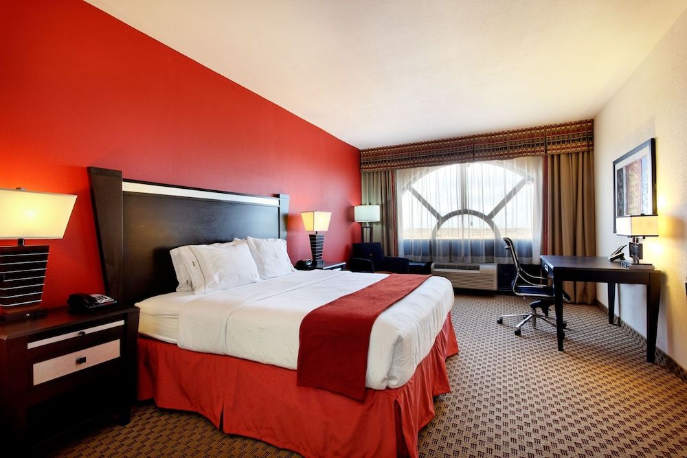 Standard Room, 1 King Bed (Extra Floor Space)