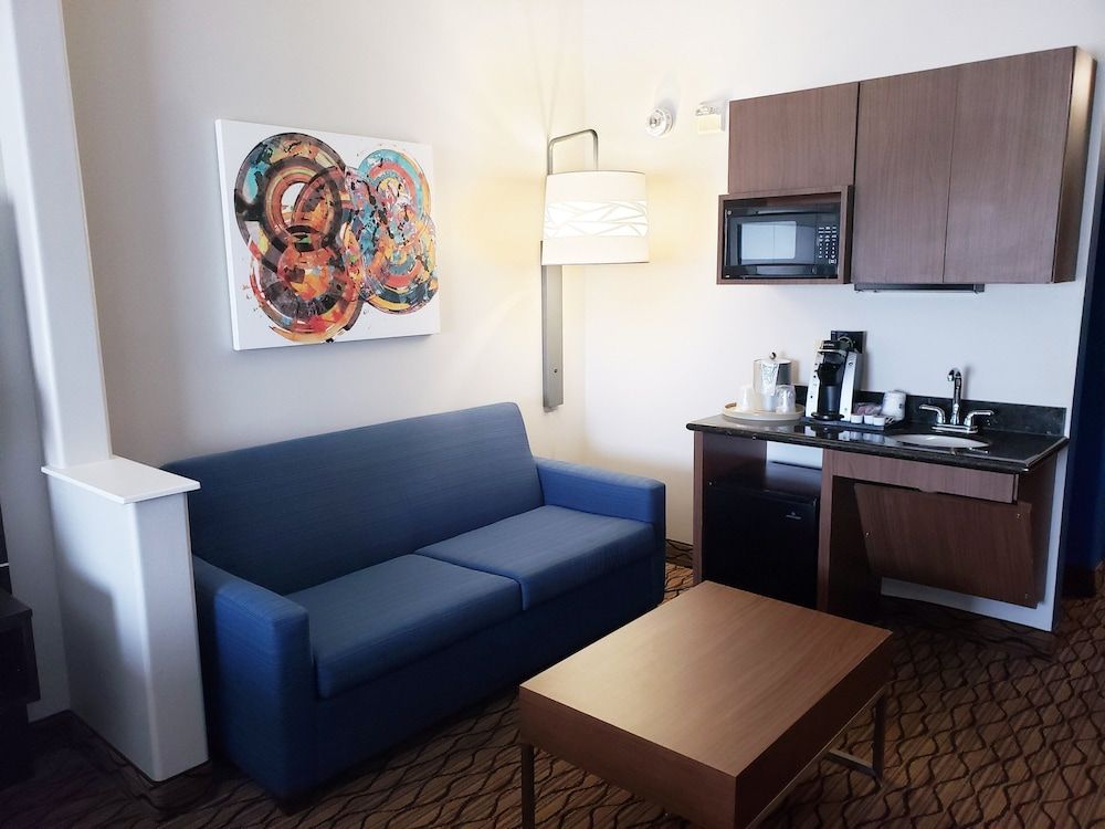 Suite, 1 King Bed, Accessible (Mobility, Accessible Tub)
