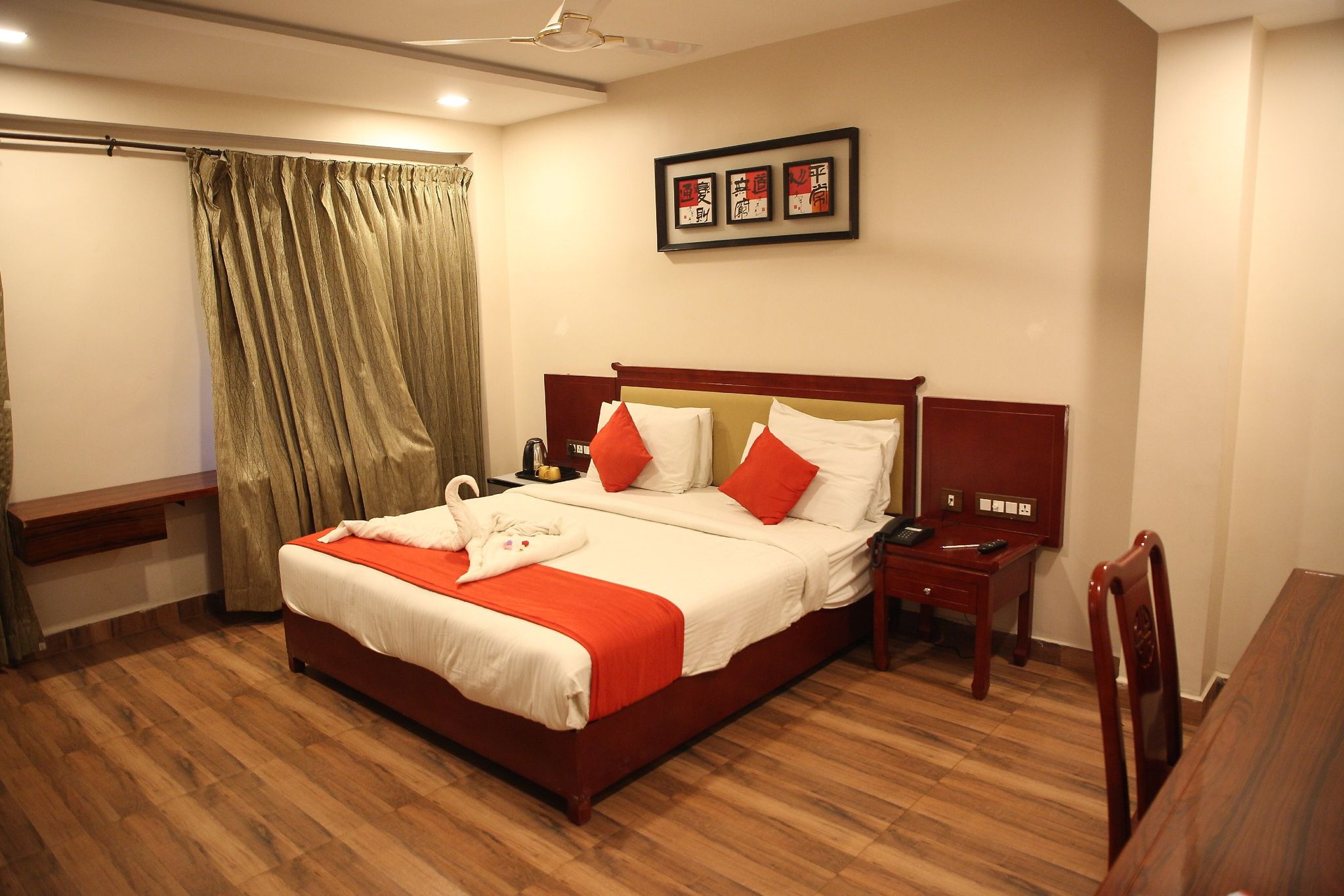 FAMILY SUITE,1 KING BED