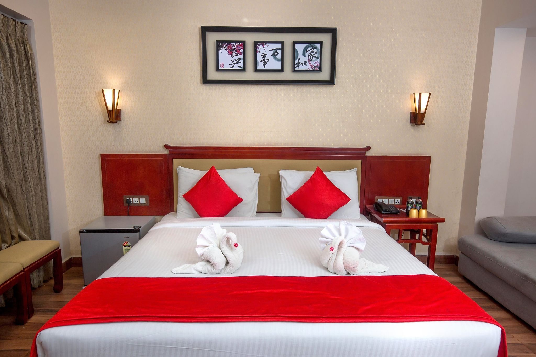 FAMILY SUITE,1 KING BED