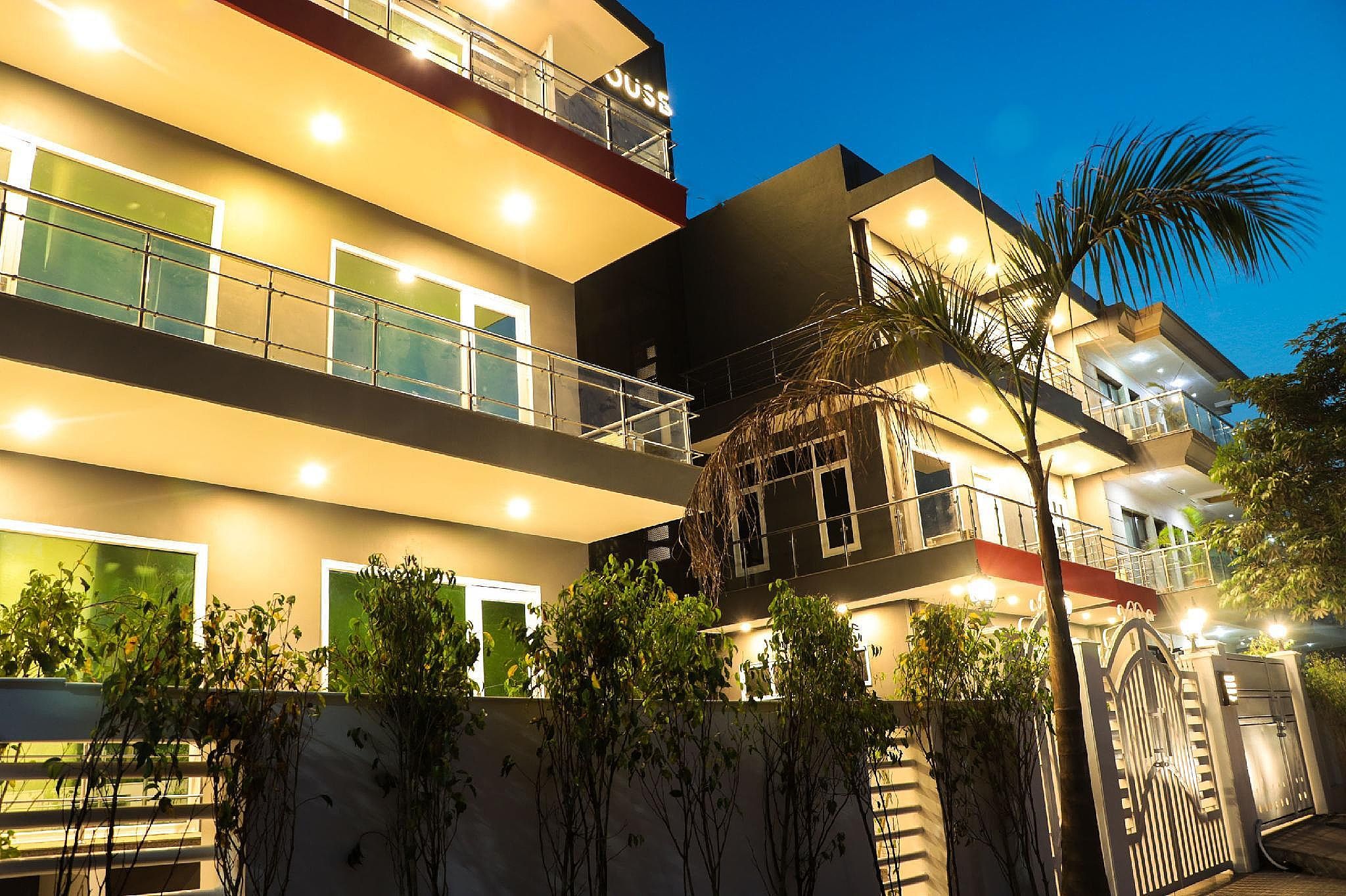 undefined Townhouse Galleria Market Near Golf Course Road 9