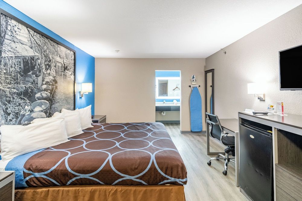 Room, 1 King Bed, Non Smoking