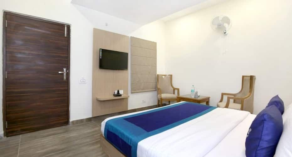 Hotel Hashtag Deluxe Room 12