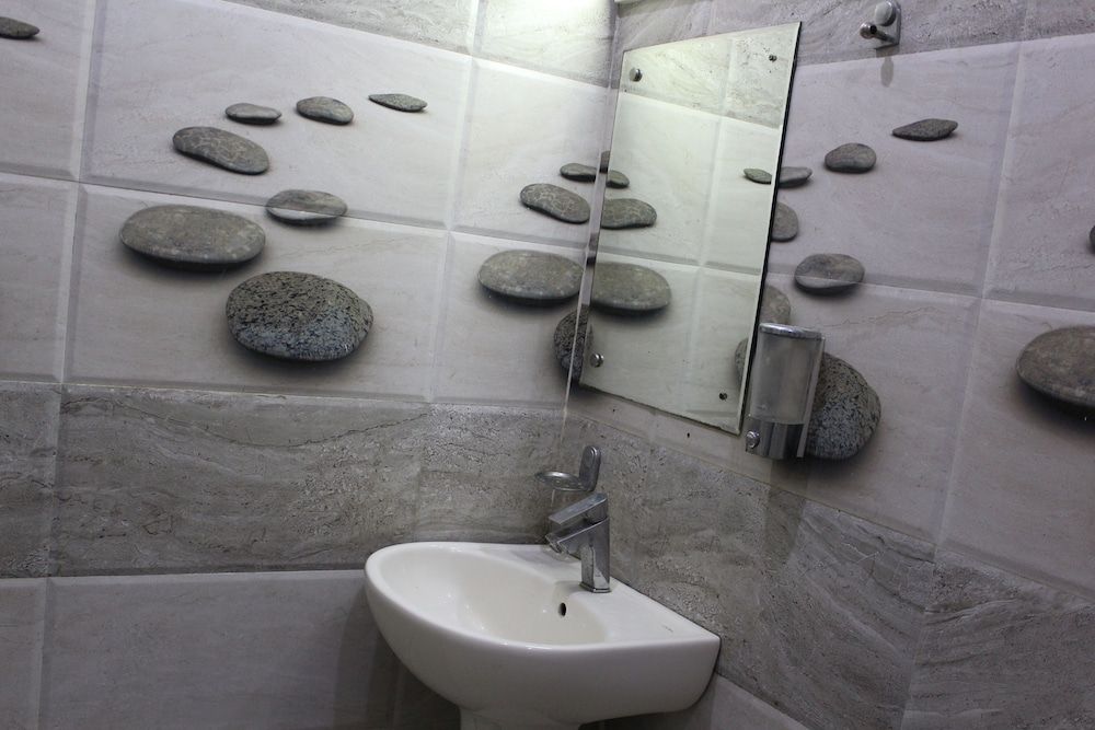 undefined Hotel Waves 10