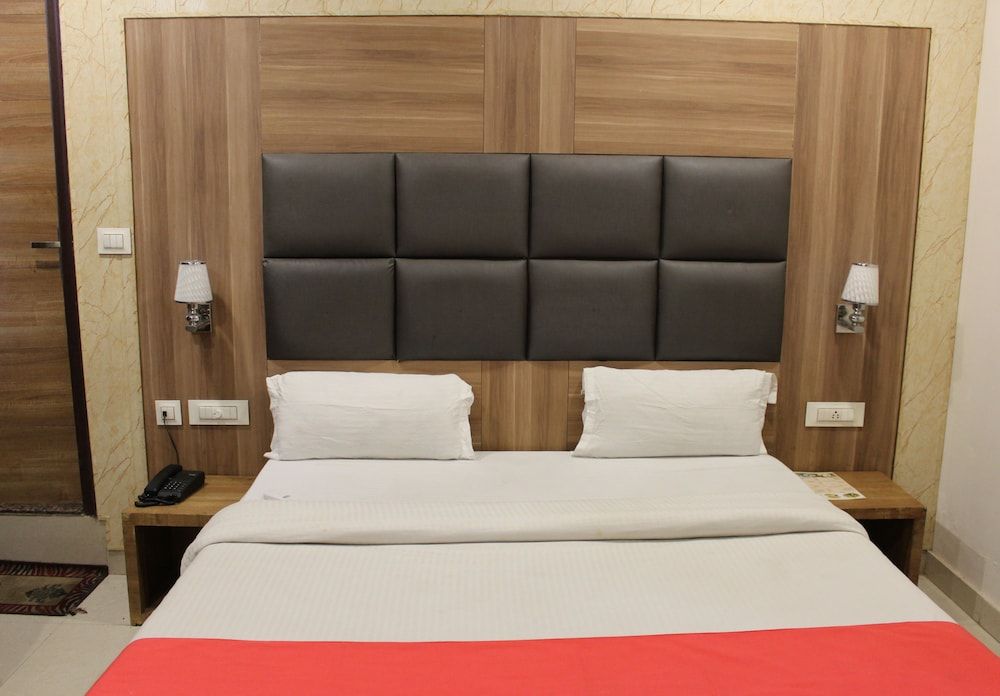 undefined Hotel Waves 6