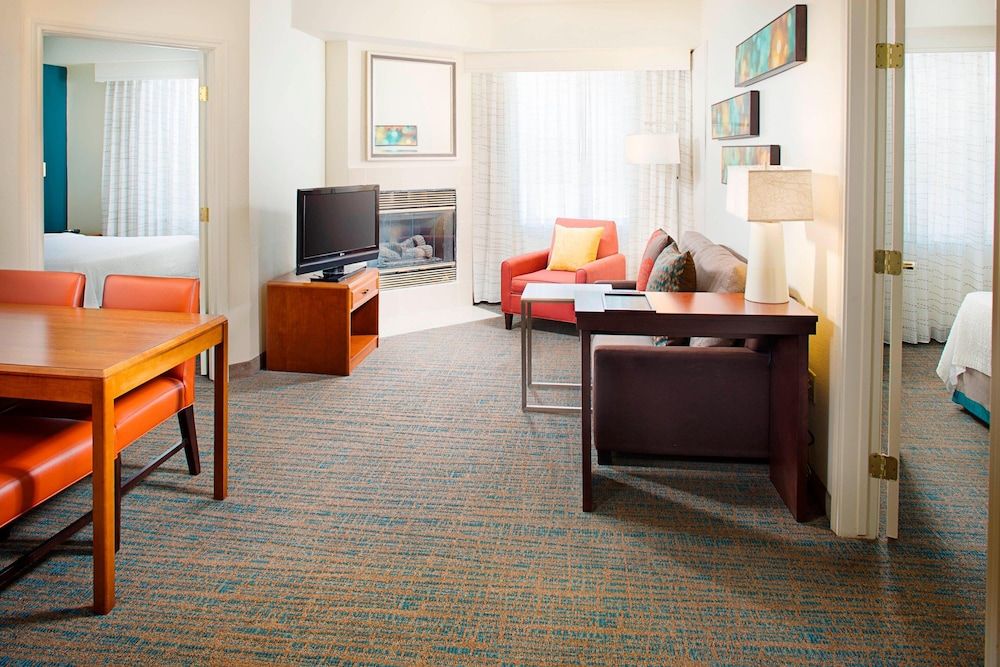 Suite, 1 Bedroom (Mobility Accessible, Roll-In Shower)