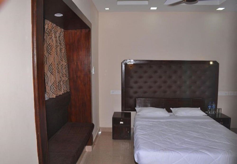 Karaikal Ashok Beach Resort Deluxe Room 4