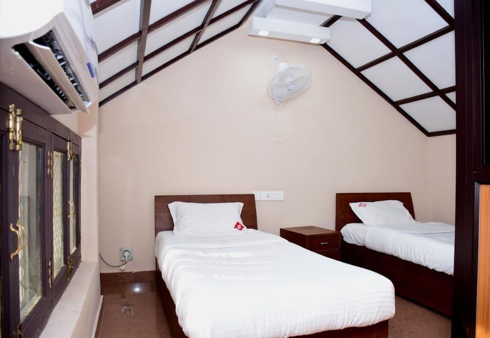 Karaikal Ashok Beach Resort Deluxe Room
