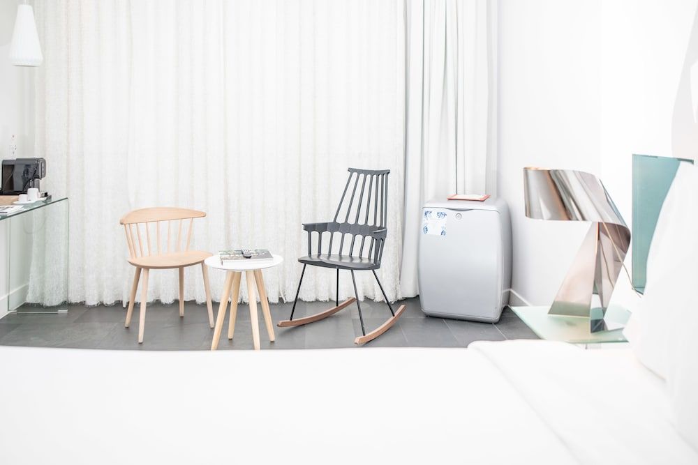 1K Paris Junior Double or Twin Room, Courtyard View 10