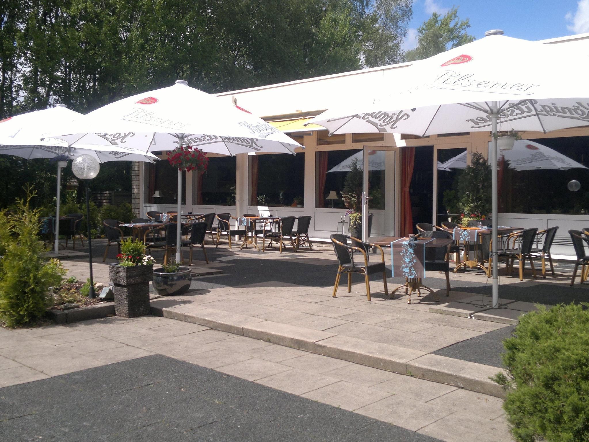 136530_14122218120024117257