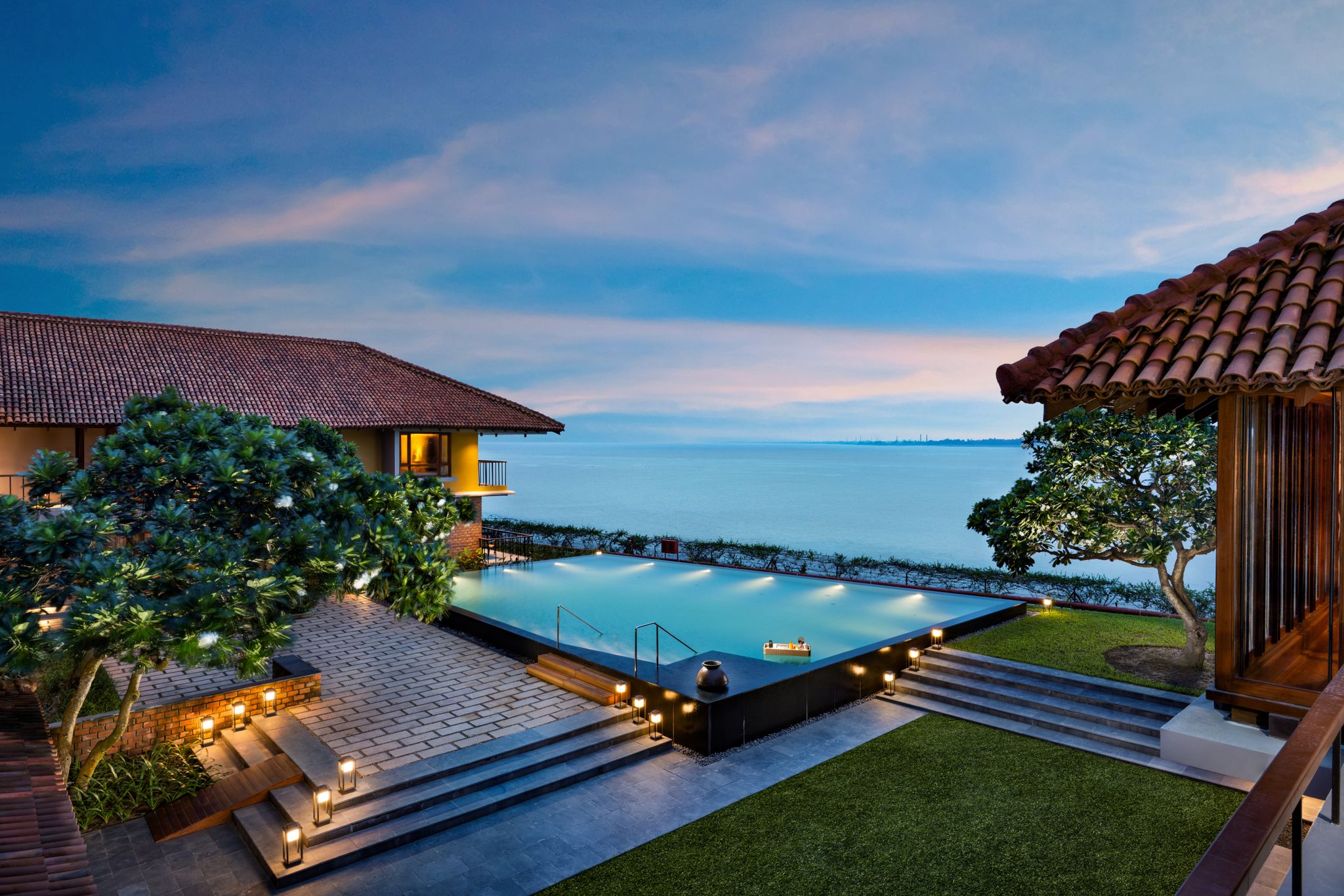 Taj Ganga Kutir Resort & Spa, Raichak.