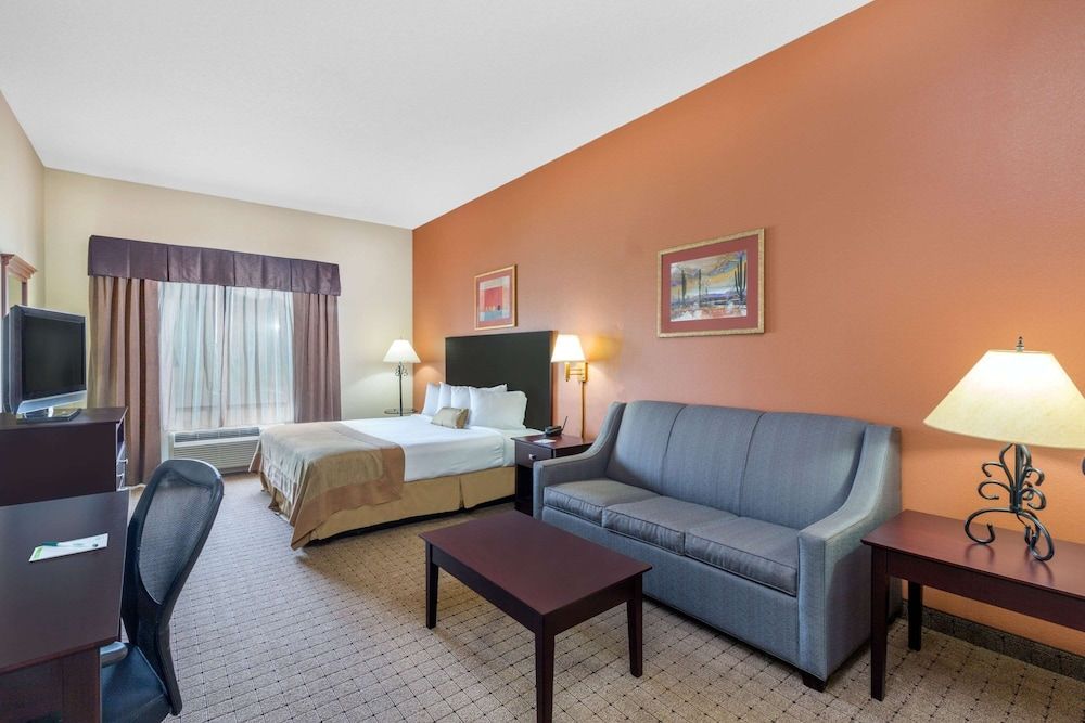 Standard Room, 1 King Bed