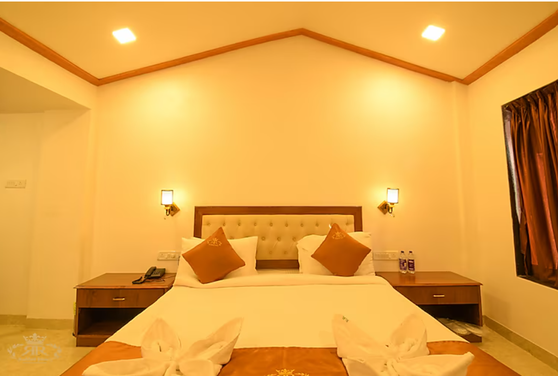 Rockford Resort Super Deluxe Room 4